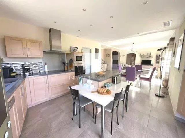 Vente Maison 7 pièces 159.14 m2 La Crau