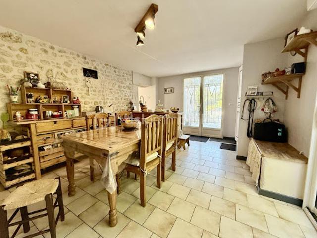 Vente Maison 7 pièces 150 m2 Nieul lès Saintes
