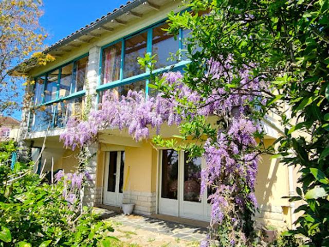 Vente Maison 7 pièces 150 m2 Nontron