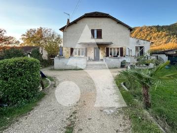 Vente Maison 7 pièces 150 m2 Anglars Juillac