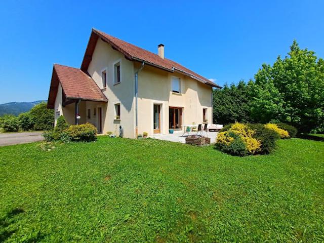 Vente Maison 7 pièces 150 m2 Entre deux Guiers