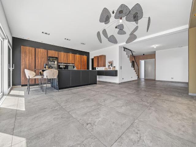 Vente Maison 7 pièces 150 m2 Saint Privat la Montagne