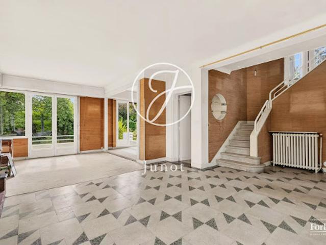 Vente Maison 7 pièces 151.09 m2 La Celle Saint Cloud