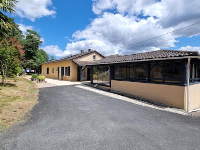 Vente Maison 7 pièces 152 m2 Saint Martial de Valette