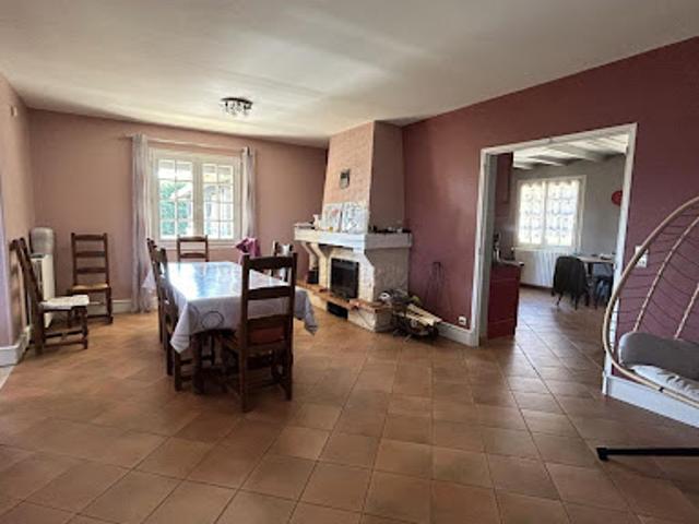 Vente Maison 7 pièces 152 m2 Saint Martial de Valette