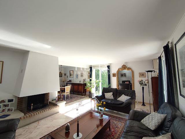 Vente Maison 7 pièces 153 m2 Le Mesnil le Roi