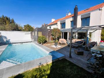 Vente Maison 7 pièces 164 m2 Sainte Luce sur Loire