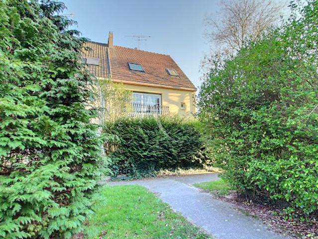 Vente Maison 7 pièces 167 m2 Maurepas