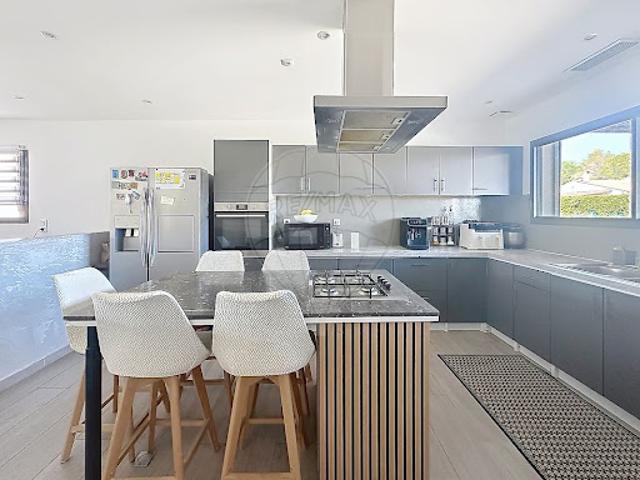 Vente Maison 7 pièces 168 m2 Saint Geniès de Malgoirès