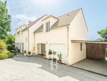 Vente Maison 7 pièces 168.83 m2 Saint Germain en Laye