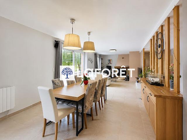 Vente Maison 7 pièces 169 m2 Jouy le Châtel