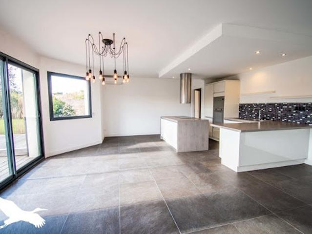 Vente Maison 7 pièces 160 m2 Ayguesvives