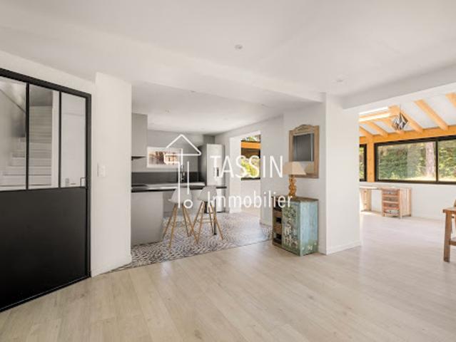 Vente Maison 7 pièces 160 m2 Champagne au Mont d'Or