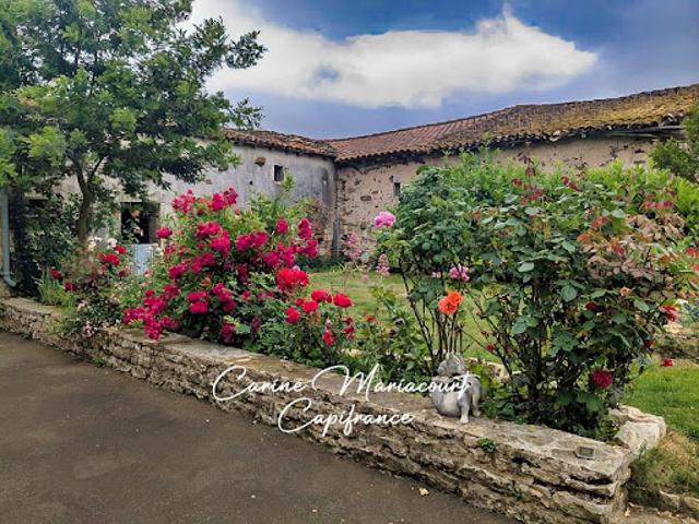 Vente Maison 7 pièces 160 m2 Fomperron