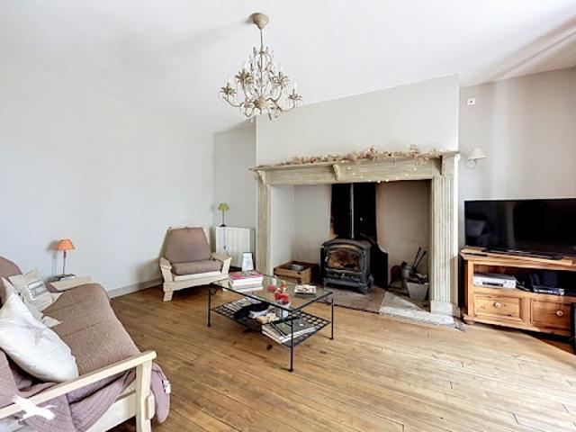 Vente Maison 7 pièces 160 m2 Génis