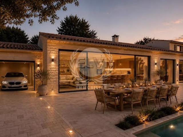 Vente Maison 7 pièces 160 m2 Plan de la Tour
