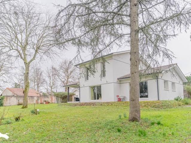 Vente Maison 7 pièces 161 m2 Blanquefort