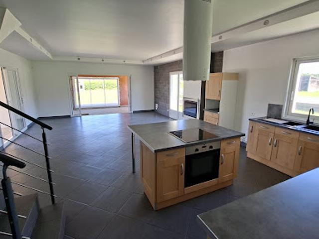 Vente Maison 7 pièces 161 m2 Saintes