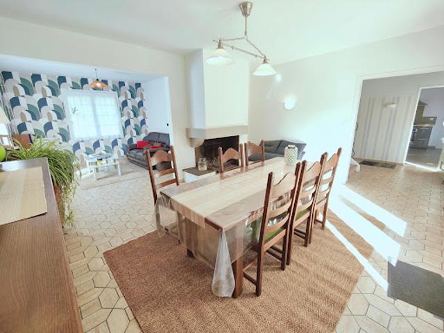 Vente Maison 7 pièces 162 m2 Léognan