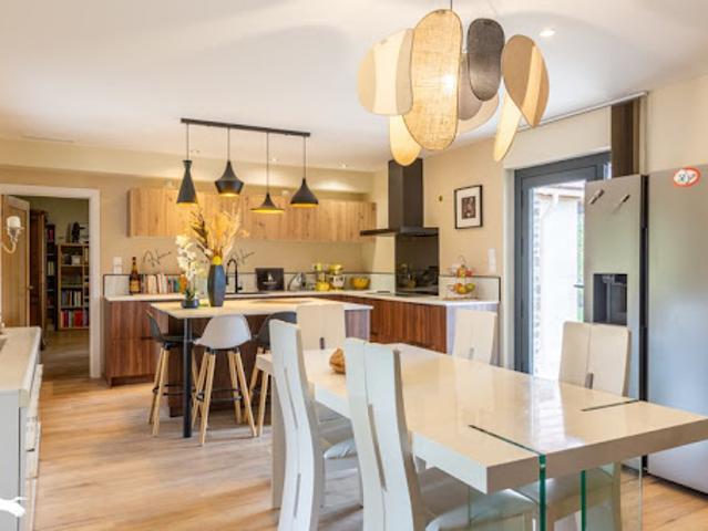 Vente Maison 7 pièces 162 m2 Saint Yrieix la Perche