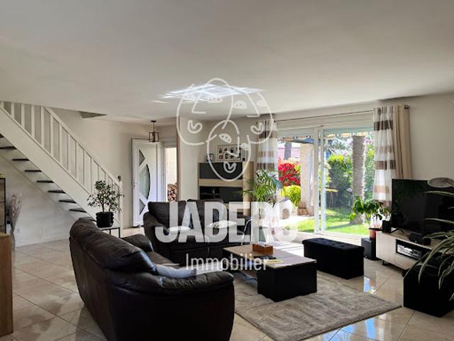 Vente Maison 7 pièces 163.66 m2 Franqueville Saint Pierre