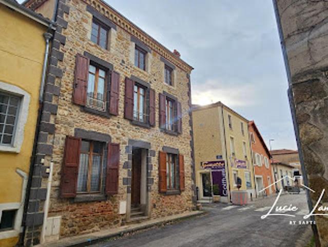 Vente Maison 7 pièces 174 m2 Le Breuil sur Couze
