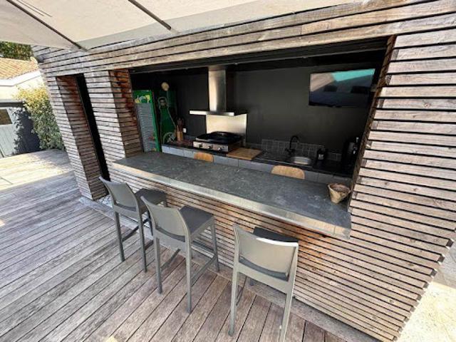 Vente Maison 7 pièces 174 m2 Léognan