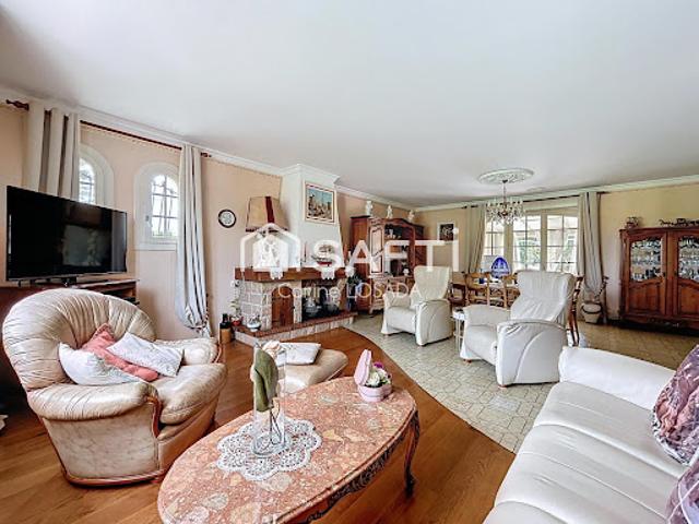 Vente Maison 7 pièces 174 m2 Les Magnils Reigniers