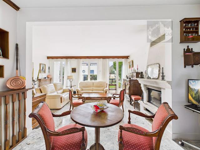 Vente Maison 7 pièces 175 m2 Verrieres le buisson