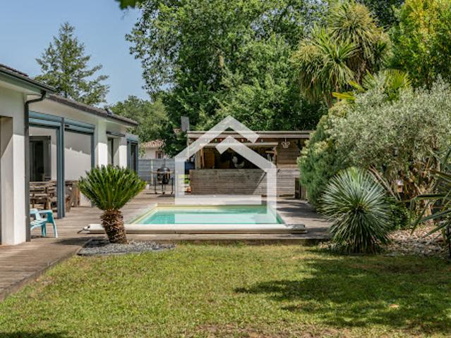 Vente Maison 7 pièces 176 m2 Saint Aubin de Médoc