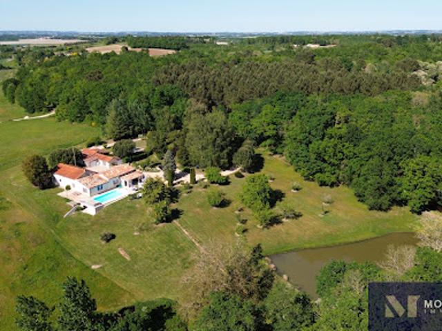 Vente Maison 7 pièces 178 m2 Barbezieux Saint Hilaire