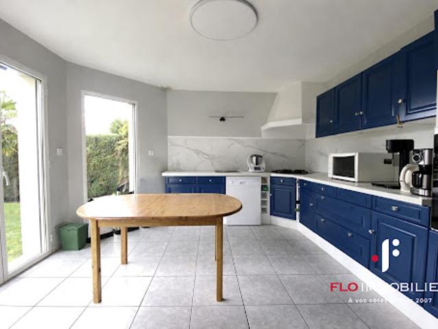 Vente Maison 7 pièces 178 m2 Castine en Plaine