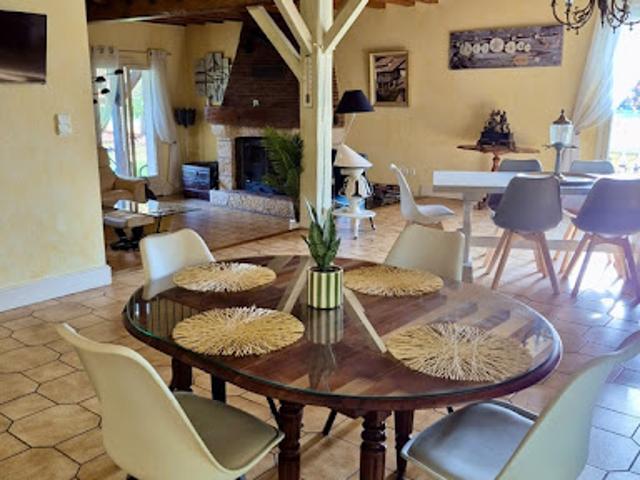 Vente Maison 7 pièces 178 m2 Sainte Livrade sur Lot