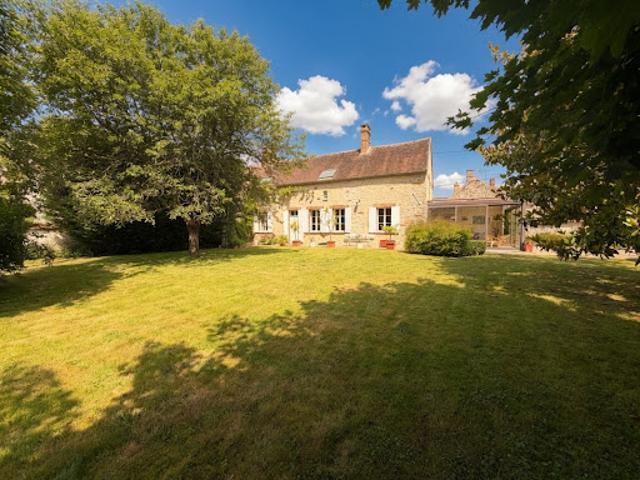 Vente Maison 7 pièces 179 m2 Chevry en Sereine