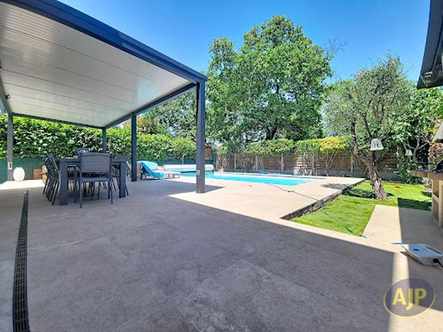 Vente Maison 7 pièces 170 m2 Merignac