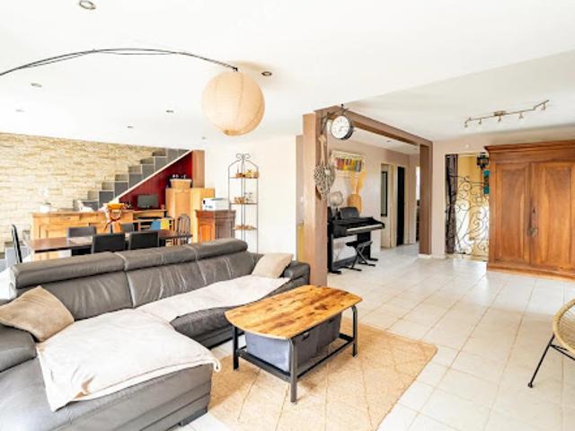 Vente Maison 7 pièces 170 m2 Camarsac