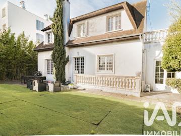 Vente Maison 7 pièces 170 m2 La Varenne Saint Hilaire