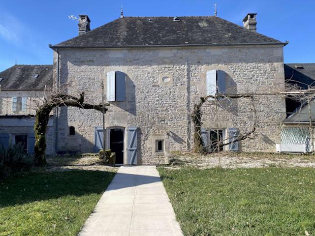Vente Maison 7 pièces 170 m2 Sarrazac