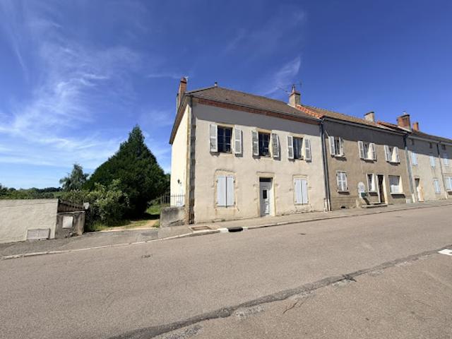 Vente Maison 7 pièces 140 m2 Semur en Brionnais