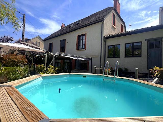 Vente Maison 7 pièces 170.35 m2 Mauriac