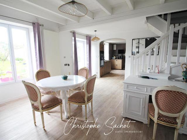 Vente Maison 7 pièces 171 m2 Villefollet