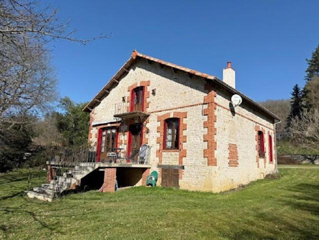 Vente Maison 7 pièces 172 m2 Nanteuil en Vallée