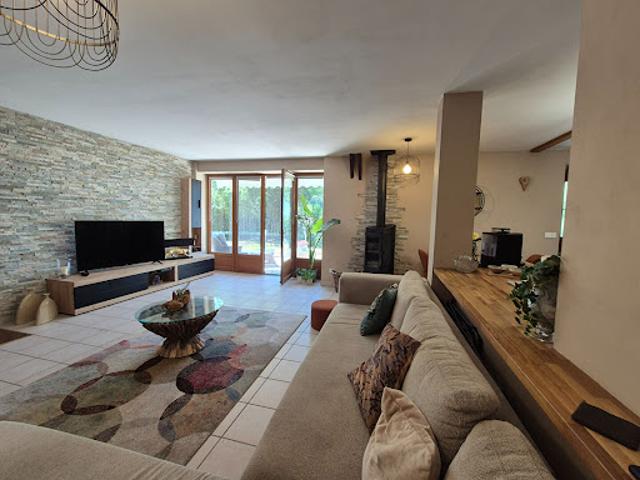 Vente Maison 7 pièces 172 m2 Peyrissac