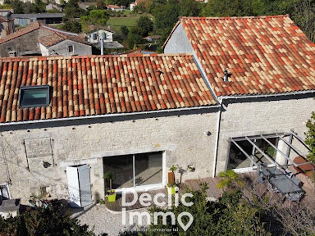 Vente Maison 7 pièces 173 m2 Saint Amant de Boixe