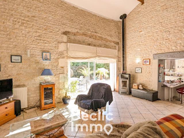 Vente Maison 7 pièces 173 m2 Saint Amant de Boixe