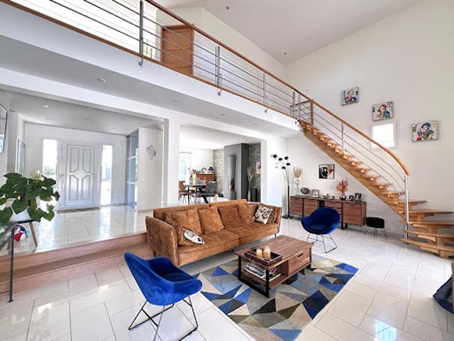 Vente Maison 7 pièces 173 m2 Saint Cyr sur Menthon