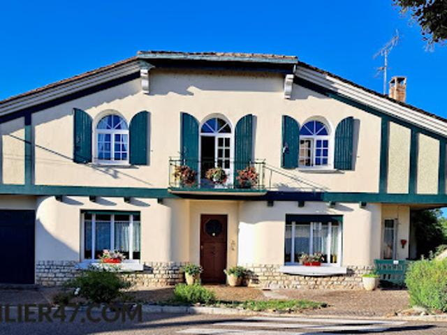 Vente Maison 7 pièces 184 m2 Castelmoron sur Lot