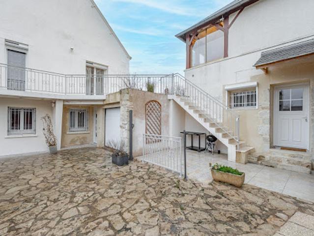 Vente Maison 7 pièces 184 m2 Saint Genouph