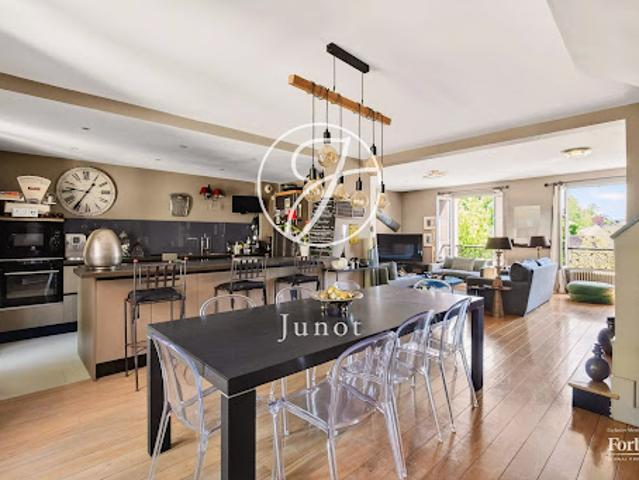 Vente Maison 7 pièces 184.36 m2 La Celle Saint Cloud