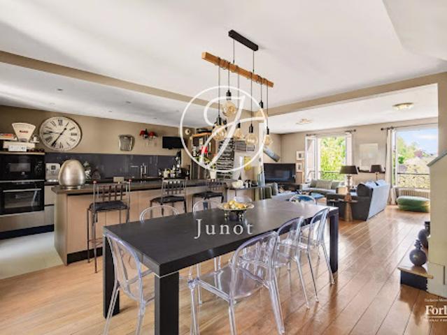Vente Maison 7 pièces 184.36 m2 La Celle Saint Cloud